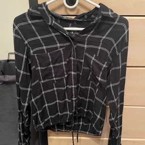 Black and white button up long sleeve flannel